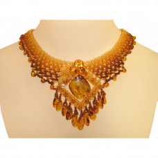 Нарядное колье из балтийского янтаря и бисера