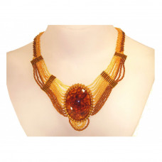 Необычное колье из балтийского янтаря и бисера