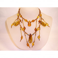 Необычное колье из балтийского янтаря и бисера