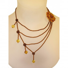 Необычное колье из балтийского янтаря и бисера