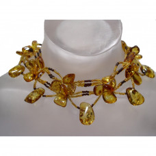 Необычное ожерелье из балтийского янтаря и бисера