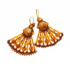 Необычные серьги из балтийского янтаря и бисера Необычные серьги из балтийского янтаря и бисера