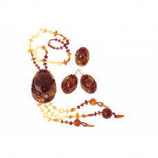 Необычный комплект из балтийского янтаря, бисера, стекла и натуральной кожи: кулон, кольцо, серьги Необычный комплект из балтийского янтаря, бисера, стекла и натуральной кожи: кулон, кольцо, серьги