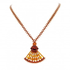 Необычный кулон из балтийского янтаря и бисера