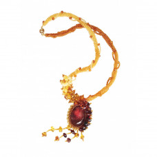 Необычный, овальный кулон из натурального янтаря и бисера