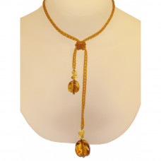 Оригинальное колье из натурального янтаря и бисера