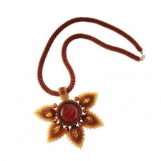 Плетеное бисерное колье с большим цветком из натурального янтаря