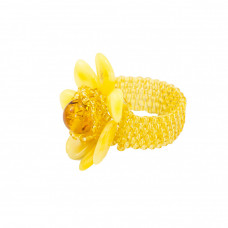 Плетеное кольцо из балтийского янтаря и бисера с большим цветком