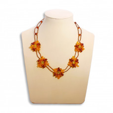 Плетеное ожерелье из янтаря с бисером и фианитовыми вставками