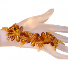 Плетеный браслет из бисера и балтийского янтаря