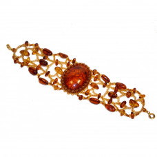 Плетеный браслет из бисера и натурального янтаря