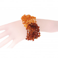 Плетеный браслет из бисера и натурального янтаря