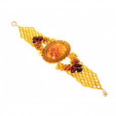 Плетеный браслет из бисера и светлого янтаря