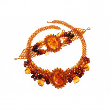 Плетеный комплект из натурального янтаря: колье, браслет