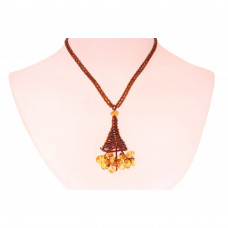 Плетеный кулон из натурального янтаря и бисера