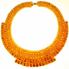 Роскошное колье из балтийского янтаря