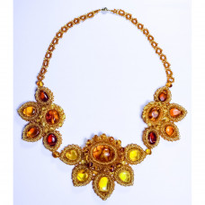 Роскошное колье из янтаря и бисера Роскошное колье из янтаря и бисера