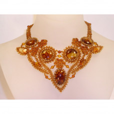 Роскошное плетеное колье из натурального янтаря и бисера