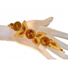 Роскошный браслет из бисера и натурального янтаря