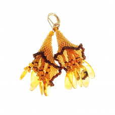 Серьги из натурального янтаря, бисера, ювелирного сплава в форме лилий