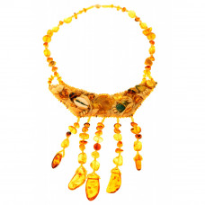 Стильное колье из янтаря, бисера и натуральной кожи