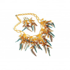 Стильный комплект из натурального янтаря, бисера и перламутра: колье, серьги