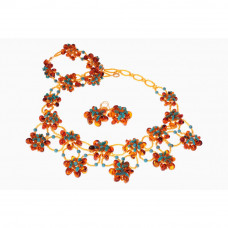 Стильный комплект из натурального янтаря с цветами: колье, браслет, серьги