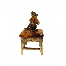 Сувенир "Мышь и сыр" из янтаря