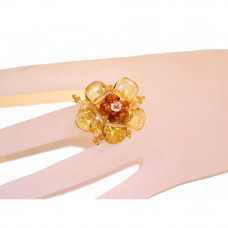 Светлое кольцо из балтийского янтаря и бисера