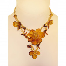 Удлиненное колье из натурального янтаря и бисера с цветами