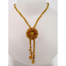 Удлиненное колье из натурального янтаря и бисера Удлиненное колье из натурального янтаря и бисера