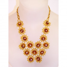 Удлиненное, плетеное колье из натурального янтаря и бисера