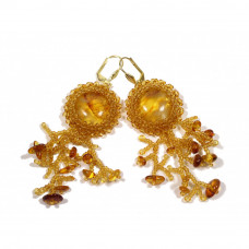 Удлиненные серьги из натурального янтаря и бисера