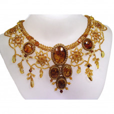 Утонченное колье из натурального балтийского янтаря с бисером