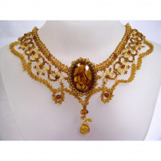 Утонченное плетеное колье из натурального янтаря и бисера