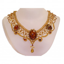 Великолепное утонченное колье из натурального янтаря и бисера