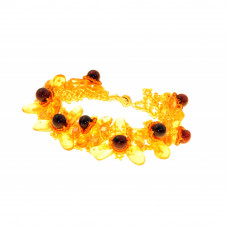 Яркий браслет из балтийского янтаря