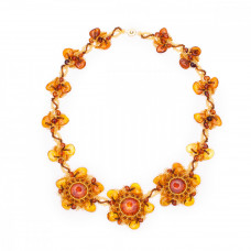 Яркое колье из природного янтаря