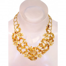 Яркое плетеное колье из натурального янтаря и бисера